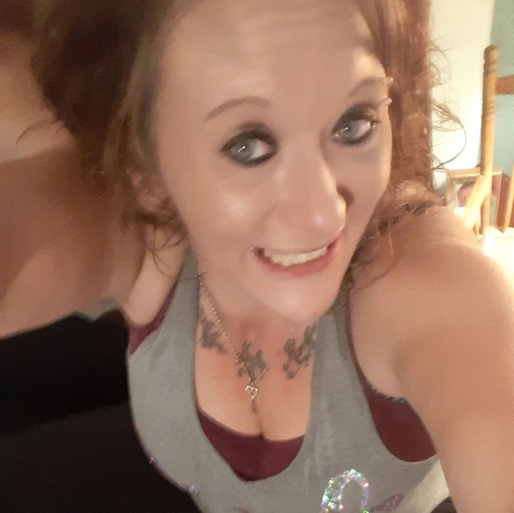 Meet your Posher, Moriah - Picture 2 of 3